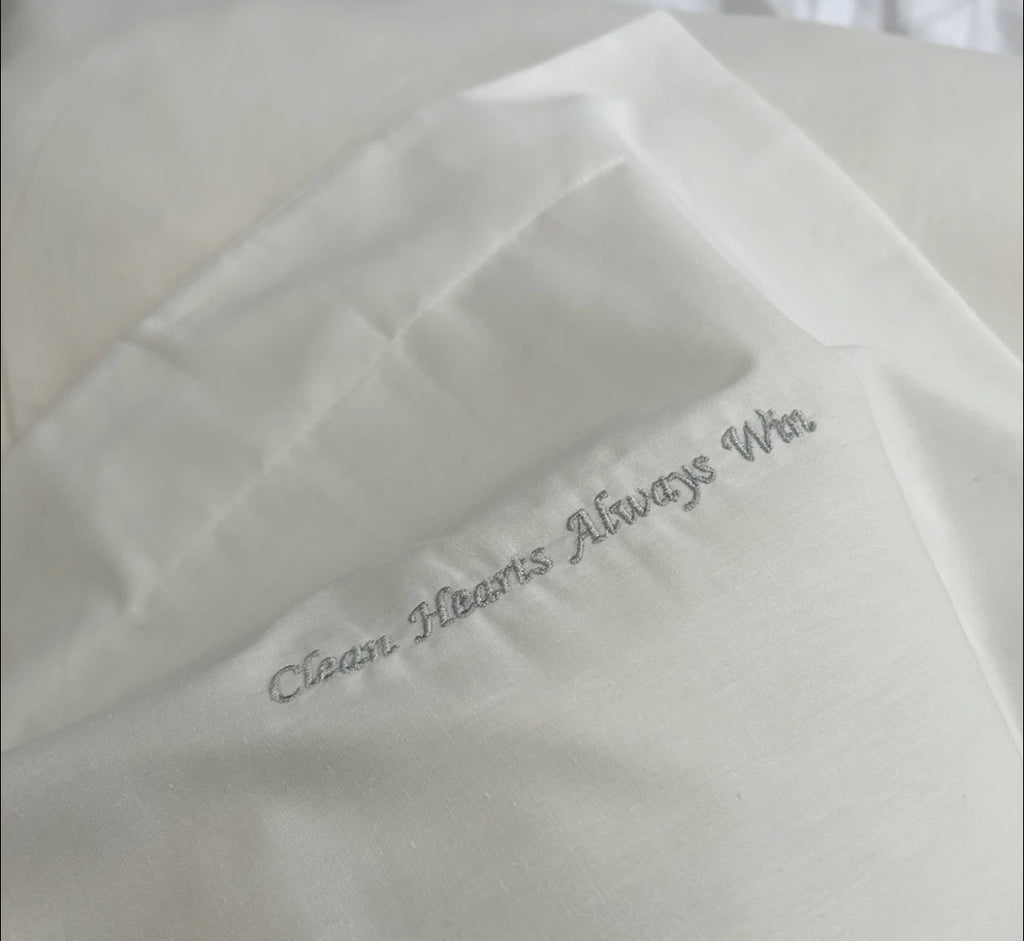 Clean Hearts Always Win White Oxford pillowcase set white and silver set