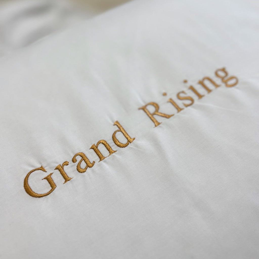 Grand Rising White standard pillowcase set