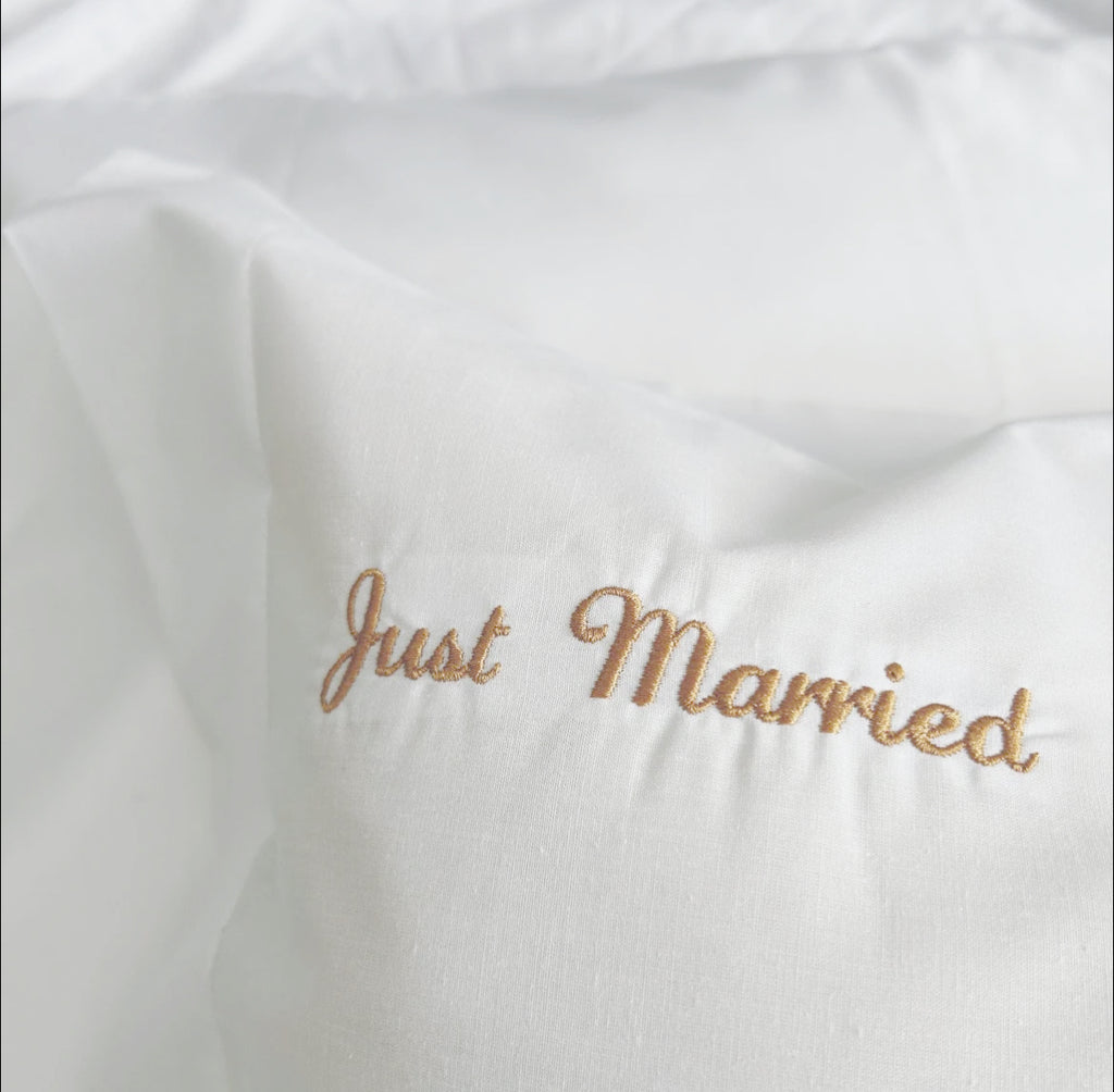 Just Married White Oxford pillowcase set web image 